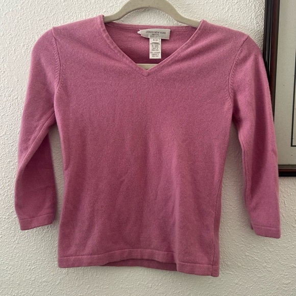 Jones New York Women’s Small Pink cashmere sweater - Picture 1 of 4